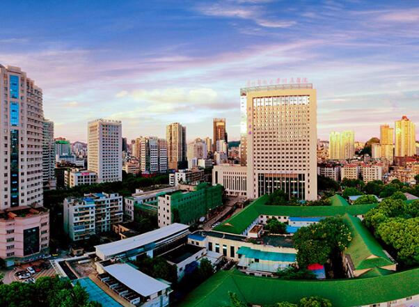 貴陽(yáng)做假體豐胸的醫(yī)院哪家好？盤(pán)點(diǎn)五強(qiáng)整形醫(yī)院詳情